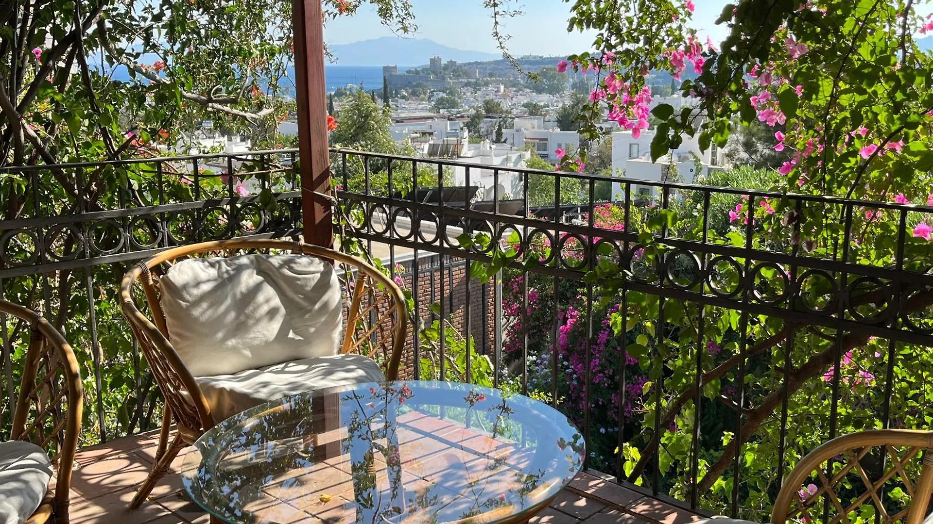 Triplex Villa With Private Pool And Garden 博德鲁姆