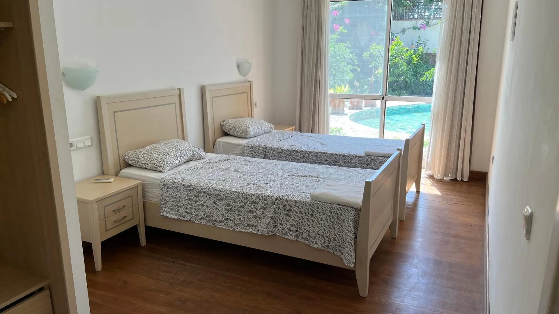 Triplex Villa With Private Pool And Garden 博德鲁姆 土耳其